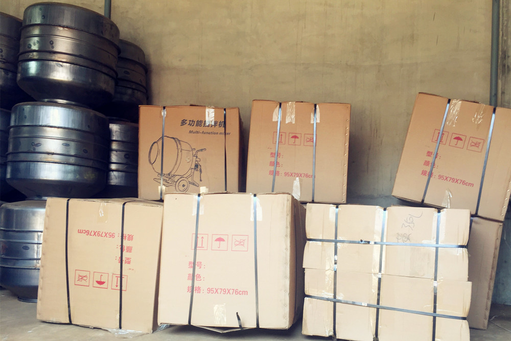 整潔有序車間體現(xiàn)小型攪拌機(jī)廠家生產(chǎn)車間規(guī)范秩序--河北東圣吊索具制造有限公司--小型攪拌機(jī)|石材夾具|液壓堆高車|手動叉車