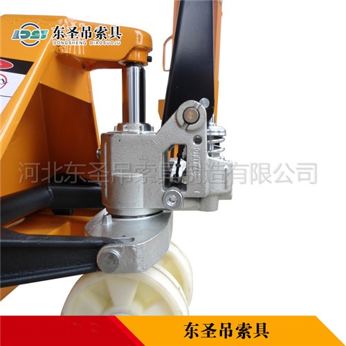 手動(dòng)液壓式叉車--河北東圣吊索具制造有限公司--手動(dòng)叉車|液壓堆高車|小型攪拌機(jī)|石材夾具